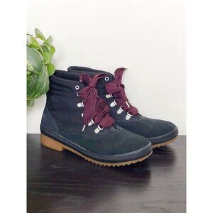 Keds Camp Water-Resistant Boots. Ladies size 8.5